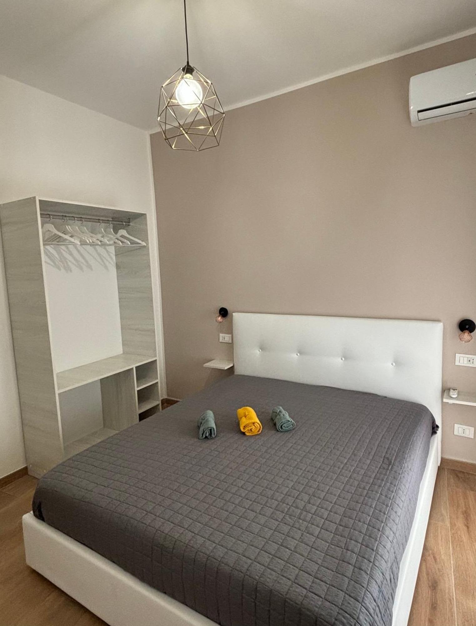 Perni Rooms Palermo Eksteriør billede